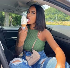 top hot Latin bride for marriage with an ice cream